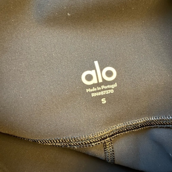 Alo Yoga Women's High Waisted Ripped Warrior Legging - Picture 5 of 7